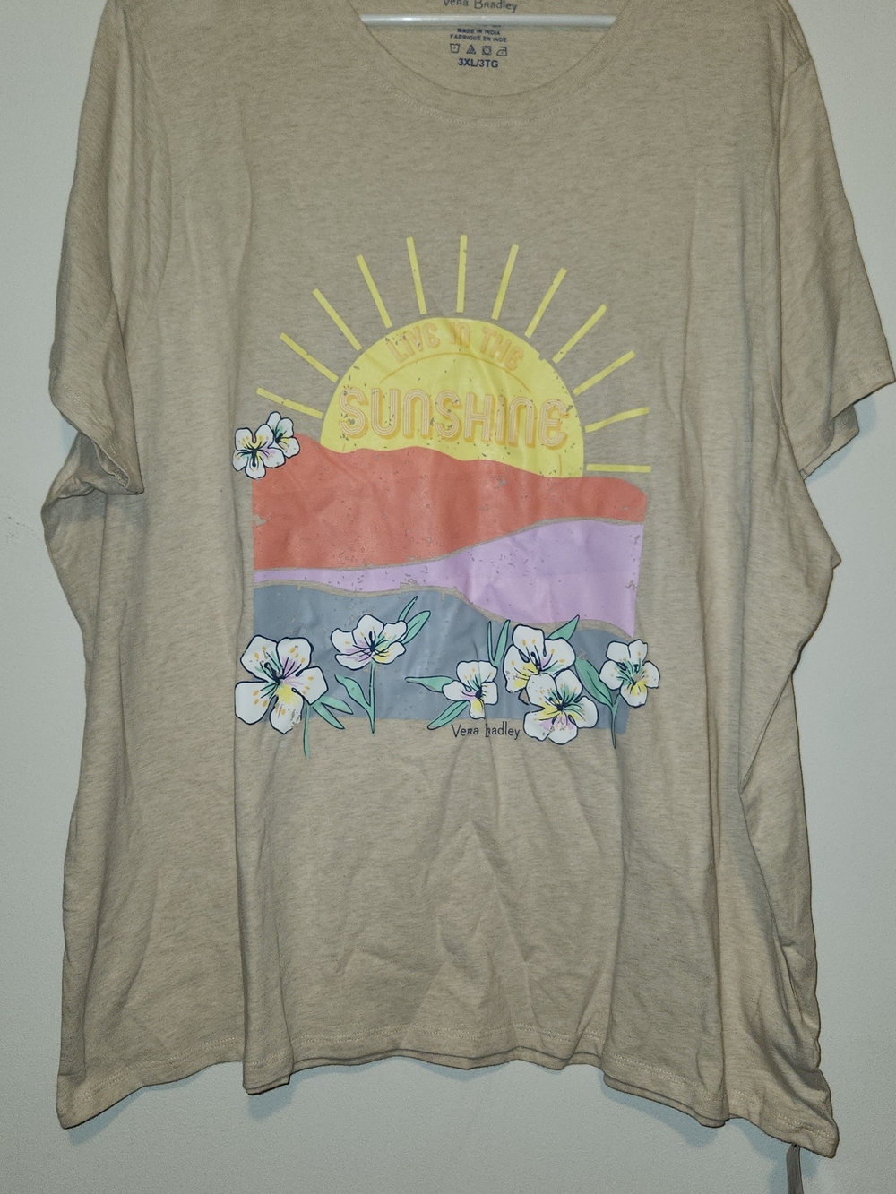 ☀️💛🌻🌼NWT☀Vera Bradley Sunshine Graphic TEE Beige w/Pastel Sun & Flowers 3X